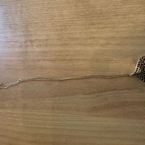 Elegant Gold Pendant Necklace